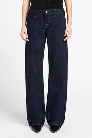 7 For All Mankind: женские модели 2026–2027 — прямые, расклешённые и мягкие силуэты: Женская деним-коллекция 7 For All Mankind, реальный каталожный ракурс 3