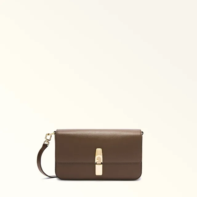 Furla Iride: как носить компактную сумку в городских образах 2026: Furla Iride: коричневые женские сумки, реальный каталожный ракурс 4