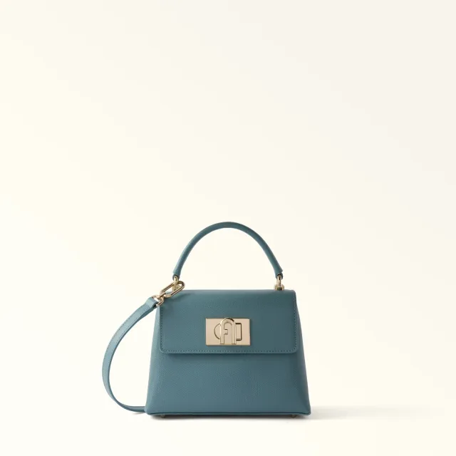 Женская Furla Nuvola: как выбрать мягкую сумку хобо для городского гардероба: Новинки Furla осень–зима 2026, реальный каталожный ракурс 2