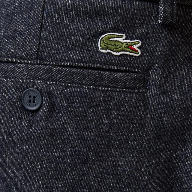 Мужская Lacoste: как собрать городской гардероб не только из поло: Lacoste: мужские брюки из смеси хлопка и шерсти, реальный каталожный ракурс 7
