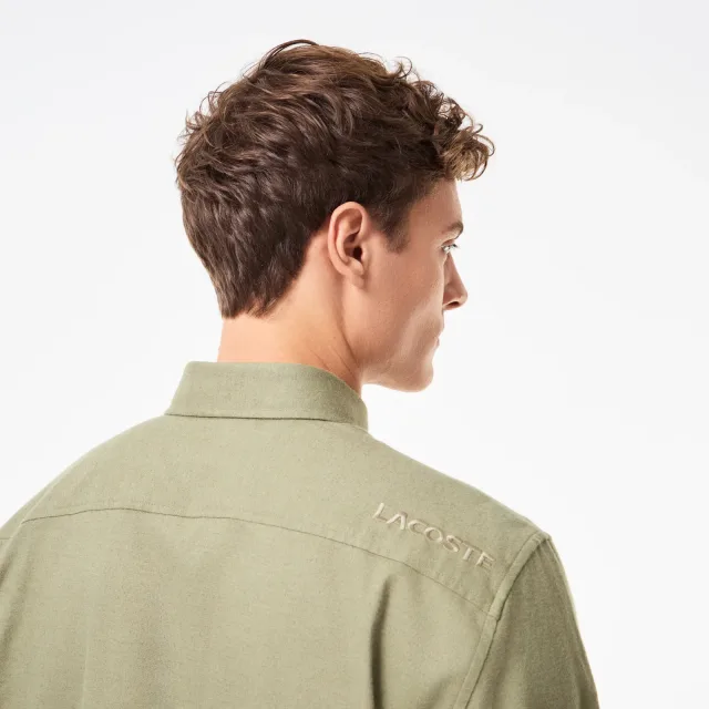 Мужские рубашки Lacoste: как выбрать посадку для города, работы и выходного дня: Мужская рубашка Lacoste из смеси хлопка и шерсти, реальный каталожный ракурс 4