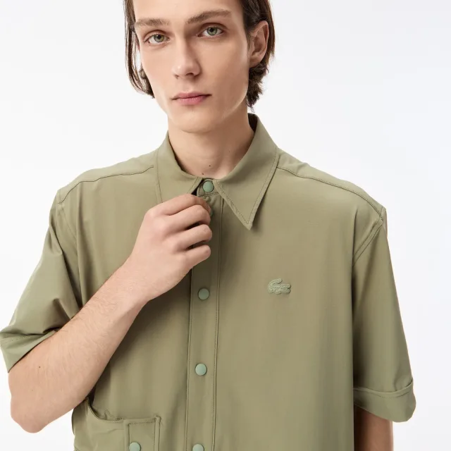 Мужские рубашки Lacoste: как выбрать посадку для города, работы и выходного дня: Мужская рубашка Lacoste с коротким рукавом и тремя карманами, реальный каталожный ракурс 6