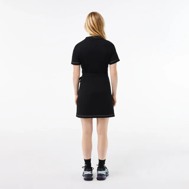 Платье-поло Lacoste: как выбрать силуэт для тёплого городского дня: Lacoste: женское платье оверсайз с поясом, реальный каталожный ракурс 4
