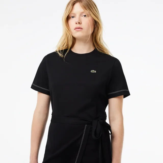 Платье-поло Lacoste: как выбрать силуэт для тёплого городского дня: Lacoste: женское платье оверсайз с поясом, реальный каталожный ракурс 5