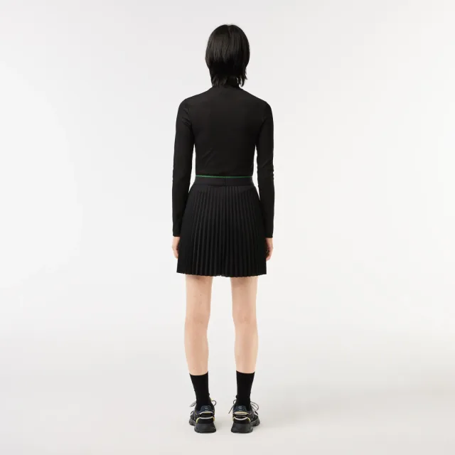 Платья и юбки Lacoste: как носить пике и складки в городе в 2027: Lacoste: плиссированная юбка, реальный каталожный ракурс 4