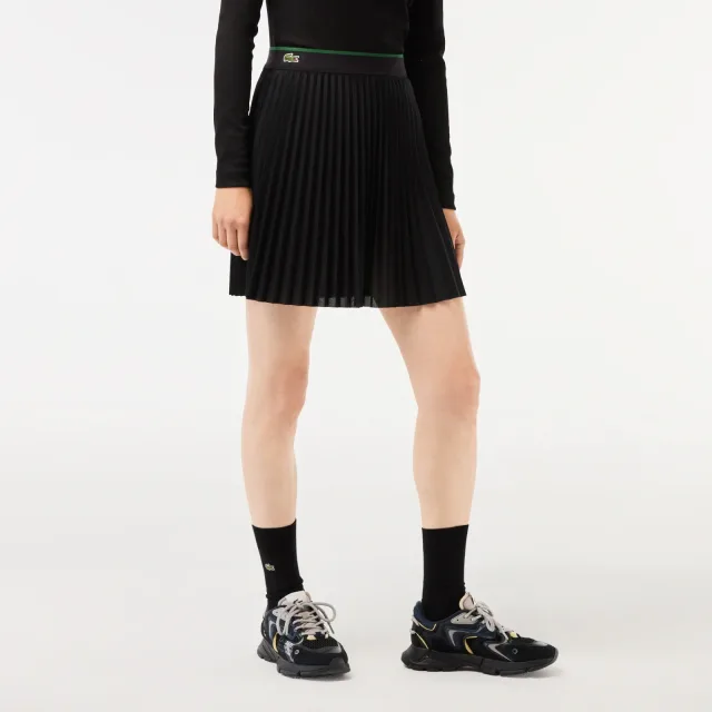 Платья и юбки Lacoste: как носить пике и складки в городе в 2027: Lacoste: плиссированная юбка, реальный каталожный ракурс 7