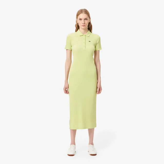 Платья и юбки Lacoste: как носить пике и складки в городе в 2027: Lacoste: зелёное платье из эластичного хлопка, реальный каталожный ракурс 2