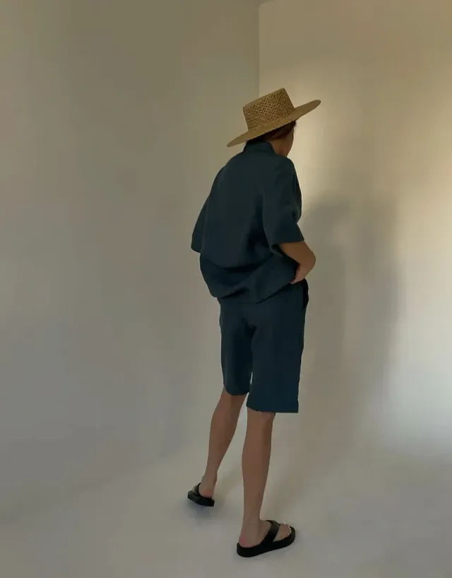 Свободный силуэт Country Textile: как работать с объёмом и пропорциями: Сет Унисекс с шортами, реальный каталожный ракурс 2