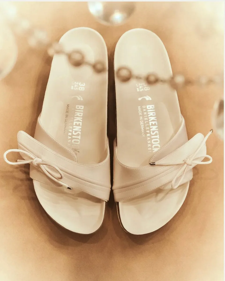 Birkenstock и Danielle Frankel: обувь для современной невесты, образ 7